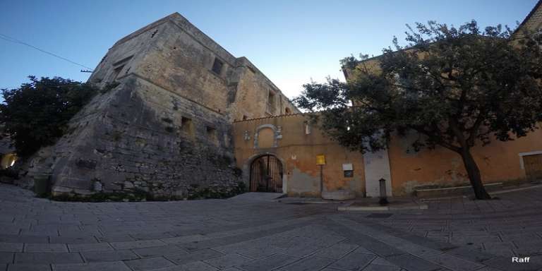 QUANDO VERRÀ RIAPERTA LA BIBLIOTECA COMUNALE DI SAN NICANDRO?