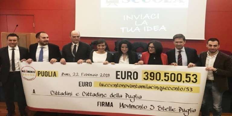 RESTITUTION DAY, M5S CONSEGNA AI PUGLIESI 390 MILA EURO