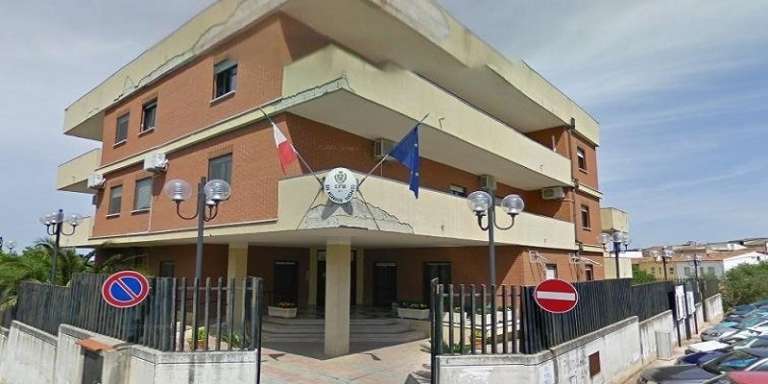 VANDALI ENTRANO NELLA VECCHIA SEDE COMUNALE DI SAN NICANDRO