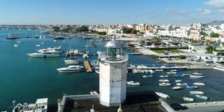 BOOM DI NAVI DA CROCIERA, 10 TOCCATE DI NAVI DI LUSSO NEL PORTO DI MANFREDONIA