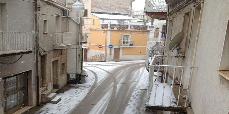 AVVISO DEL SINDACO GUALANO: ALLERTA METEO E OBBLIGO DI PNEUMATICI DA NEVE O CATENE