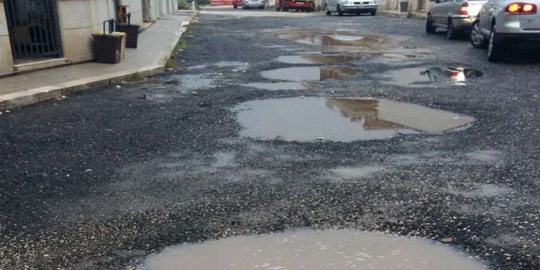 IL COMUNE TAPPA LE BUCHE DELLE PRINCIPALI STRADE DI SAN NICANDRO