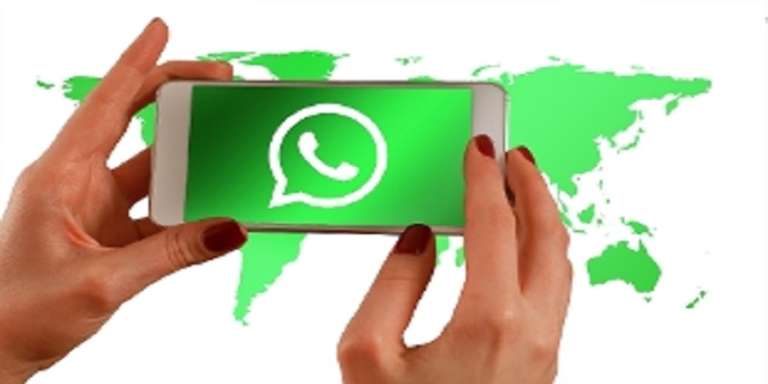 WHATHSAPP, VIETATO AI MINORI DI 16 ANNI