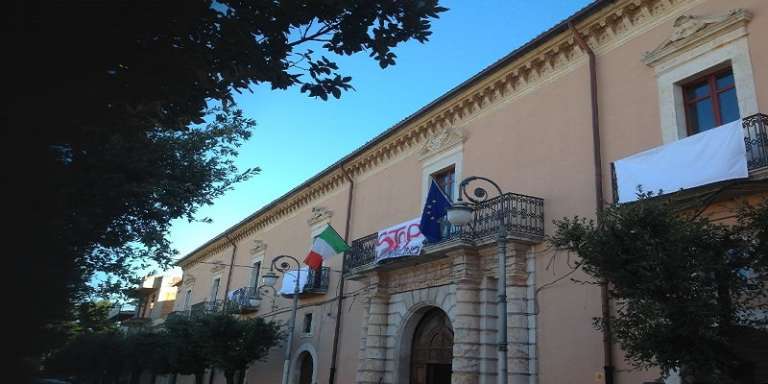 SAN NICANDRO, UFFICI COMUNALI E PERSONALE IN PENSIONE