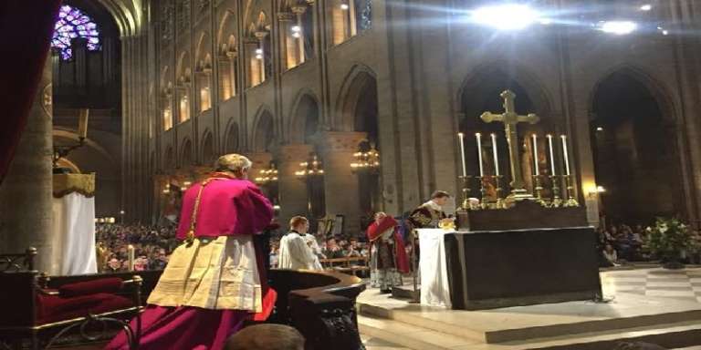 LA CATTEDRALE DI NOTRE DAME DI PARIGI OSPITA LA RELIQUIA DEL CUORE DI PADRE PIO