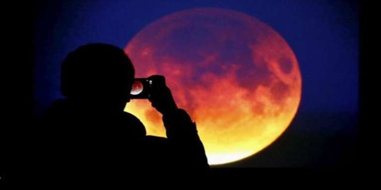 ECCLISSI DI LUNA PER UNA NOTTE INCANTEVOLE, DA NON PERDERE