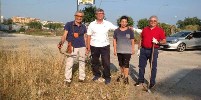 SINDACO, ASSESSORI E CONSIGLIERI COMUNALI PULISCONO ALCUNE ZONE DI SAN NICANDRO