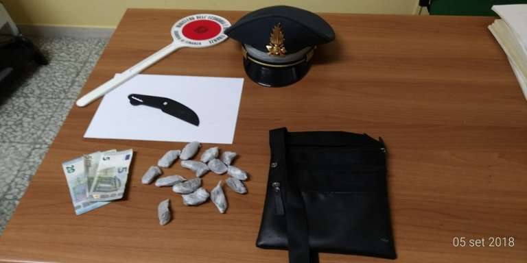 GUARDIA DI FINANZA, 	LOTTA AL TRAFFICO DI DROGA, ARRESTATO SPACCIATORE A SAN NICANDRO