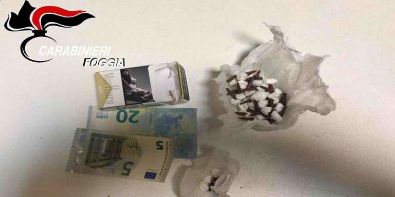 I CARABINIERI ARRESTANO DUE PREGIUDICATI CHE SPACCIAVANO EROINA