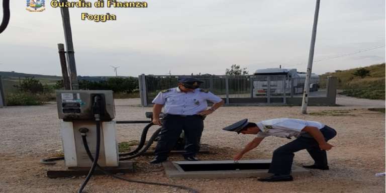 GUARDIA DI FINANZA: DUE ARRESTI E NOVE DENUNCIATI PER CONTRABBANDO DI PRODOTTI ENERGETICI