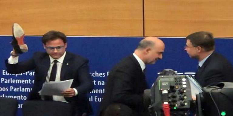 IL GESTO DEL PARLAMENTARE DELLA LEGA VERSO IL PRESIDENTE COMMISSIONE EUROPEA