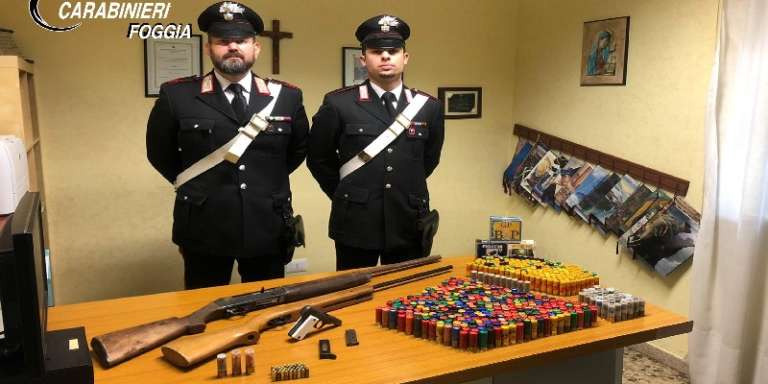 CARABINIERI, ARRESTO PER DETENSIONE ILLEGALE DI ARMI