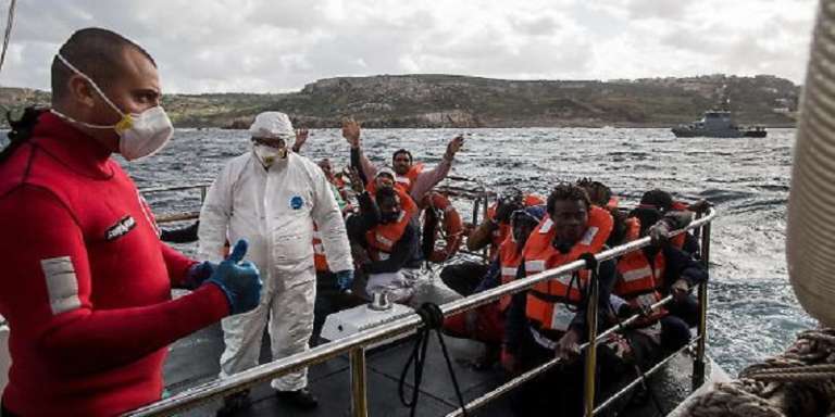 QUANTE LEZIONI DA UNA NAVE CON 49 PROFUGHI