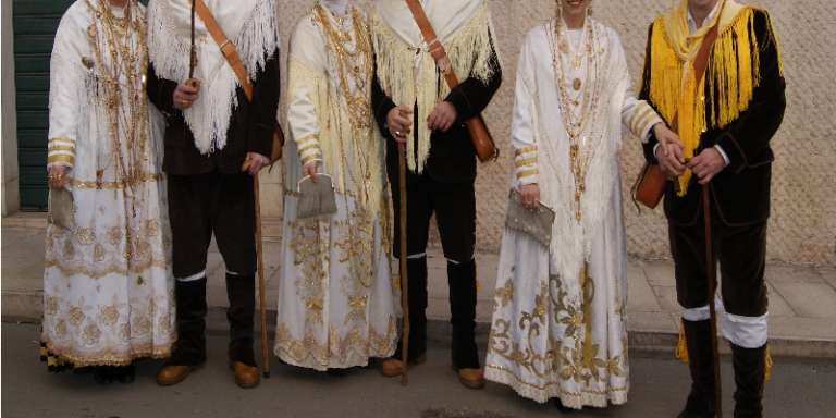CARNEVALE 2019, UNA LUNGA SFILATA DELLE COPPIE “PASTORE E PACCHIANA”