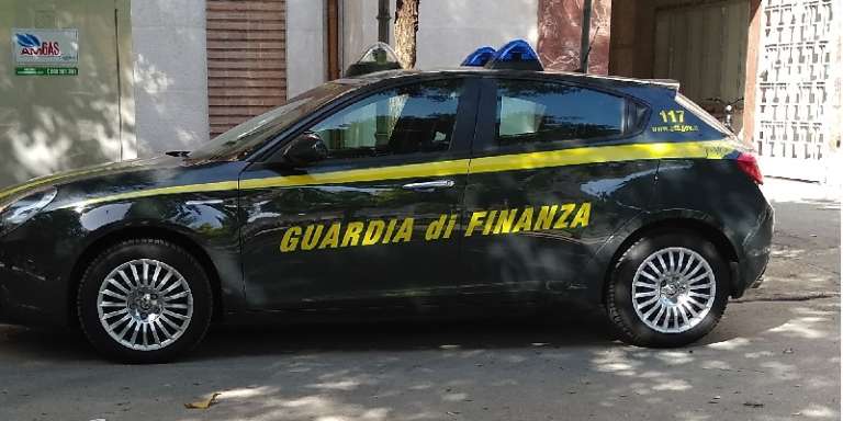 GUARDIA DI FINANZA: 	SCOPERTI 35 LAVORATORI IN NERO E 7 IRREGOLARI