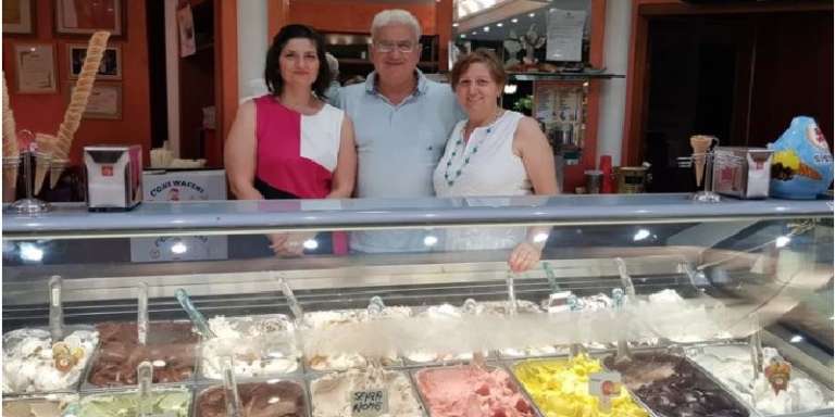 TANTI AUGURI PER I 35 ANNI DI ATTIVITA’ ALLA GELATERIA “ELITE”