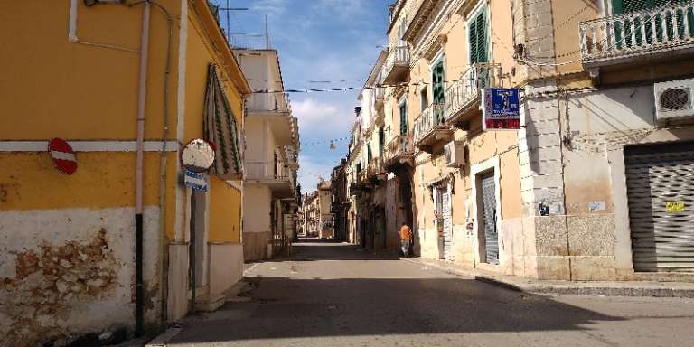 SAN NICANDRO, CHIUSURA AL TRAFFICO VEICOLARE DI VIA ROMA