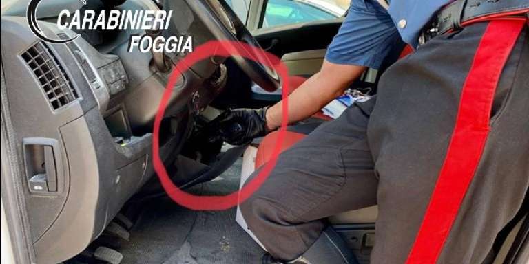 NEL FURGONE IN SERVIZIO DI CORRIERE ESPRESSO RINVENUTA ARMA ARTIGIANALE CLANDESTINA