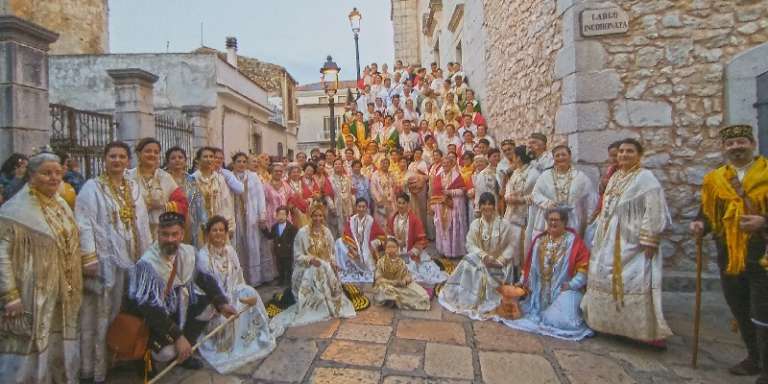 A VIESTE LA “SERENATA ALLA TARANTELLA” CON LA SFILATA “PACCHIANA E PASTORE” DI SAN NICANDRO