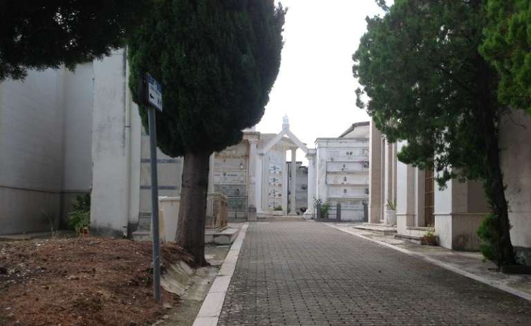 CIMITERO DI SAN NICANDRO GARGANICO: INIZIAMO A METTERE ORDINE