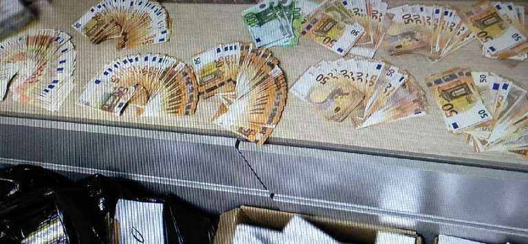 ARRESTATO PER CONTRABBANDO DI TABACCHI LAVORATI ESTERI