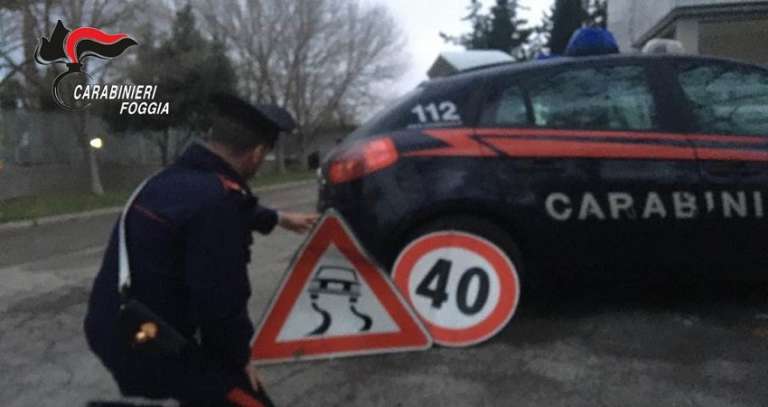 ARRESTATO PERCHE’ SORPRESO A RUBARE SEGNALI STRADALI