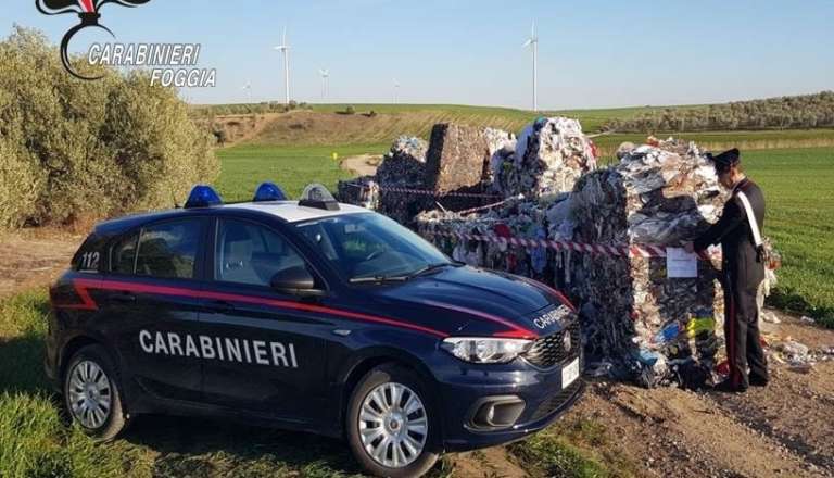 SMALTIMENTO ILLECITO RIFIUTI ILLEGALI, INTERVENGONO I CARABINIERI