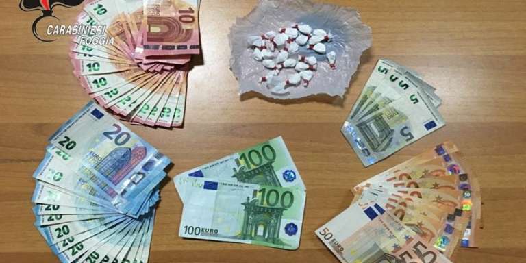 TRASPORTAVA COCAINA IN MACCHINA, ARRESTATO