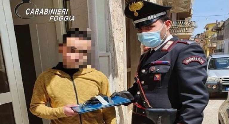 A CAGNANO VARANO I CARABINIERI CONSEGNANO TABLET PER LEZIONI A DISTANZA