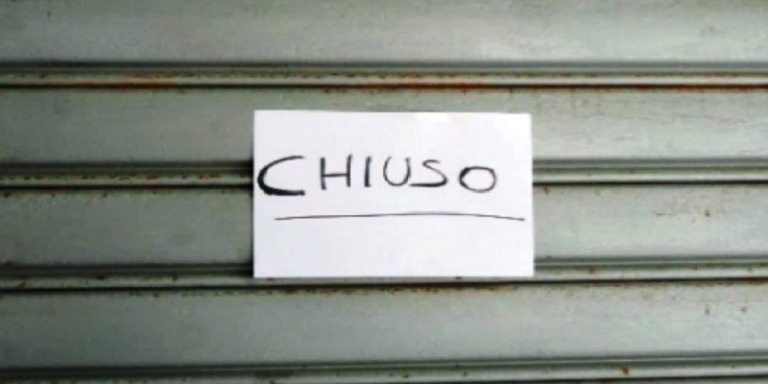 COVID-19, CHIUSI I NEGOZI IN PUGLIA IL 25 E 26 APRILE E 1° MAGGIO