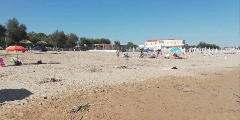 PULIZIA DELLA SPIAGGIA LIBERA A TORRE MILETO