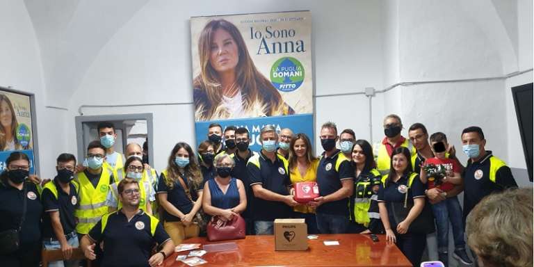 ANNAMARIA FALLUCCHI DONA DEFIBRILLATORE ALL’AVERS DI SAN NICANDRO