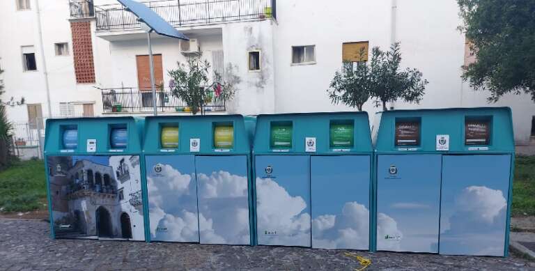 INSTALLAZIONE DI 4 ISOLE ECOLOGICHE NEL CENTRO ABITATO DEL COMUNE DI SAN NICANDRO