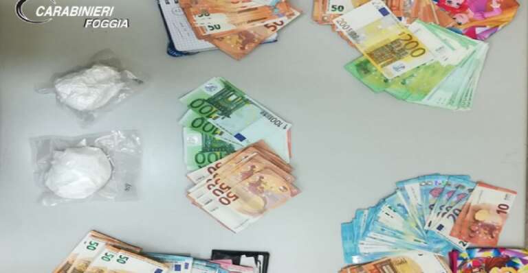 I CARABINIERI SEQUESTRANO 15.000 EURO E 200 GRAMMI DI COCAINA. ARRESTATO PREGIUDICATO