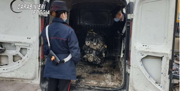 RICETTAZIONE DI VEICOLI E RICAMBI, UN ARRESTO E UNA DENUNCIA RICETTAZIONE DI VEICOLI E RICAMBI, UN ARRESTO E UNA DENUNCIA