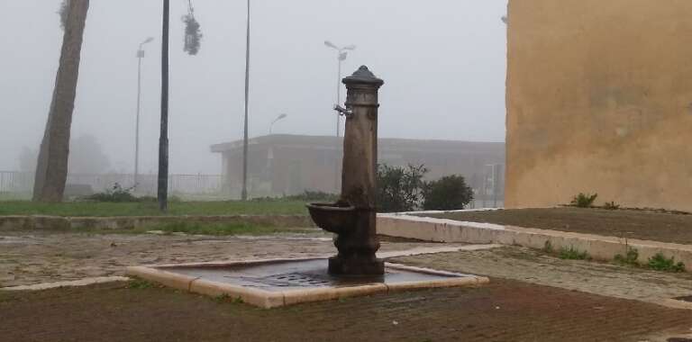 SAN NICANDRO, CARENZE DI FONTANELLE PUBBLICHE E SPRECO DI ACQUA
