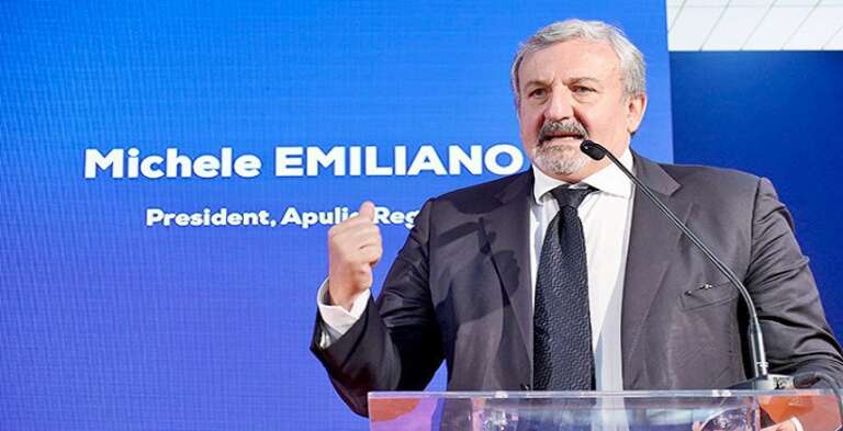 COVID, EMILIANO: “MEGLIO RIMANERE IN ZONA ARANCIONE IN QUESTA FASE” COVID, EMILIANO: “MEGLIO RIMANERE IN ZONA ARANCIONE IN QUESTA FASE”