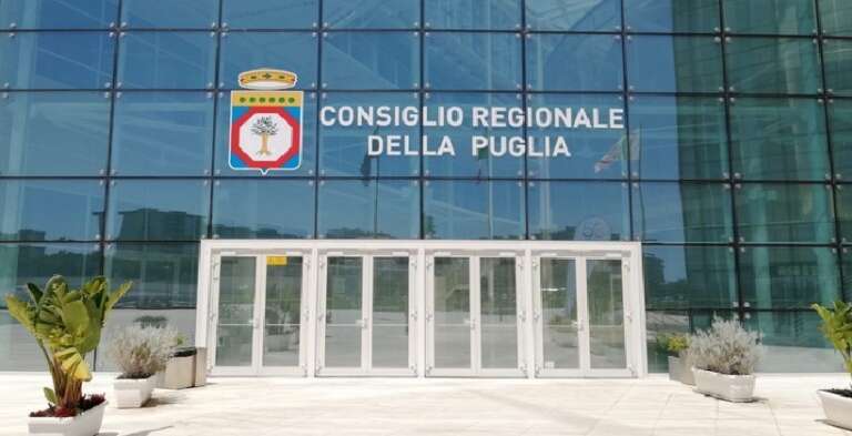 REGIONE PUGLIA ISTITUISCE LA RETE PUGLIESE DELLE DONNE ELETTE