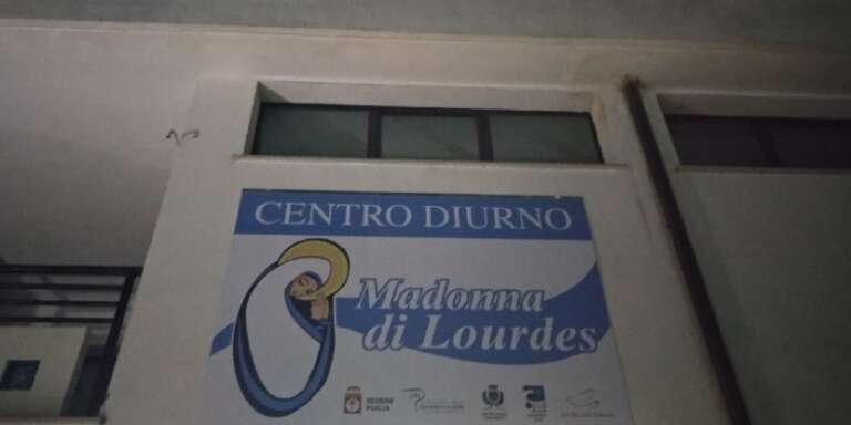 SAN NICANDRO, AL CENTRO “MADONNA DI LOURDES” BENEDIZIONE DELLA STATUA DELLA MADONNA