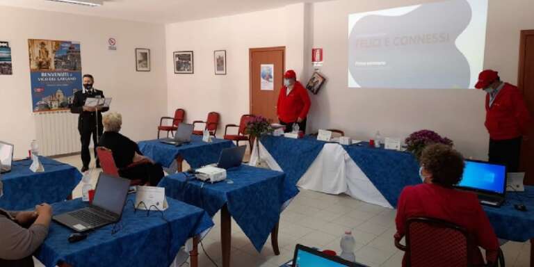 CORSI DI INFORMATICA DAI CARABINIERI, GLI UTRA 60ENNI DEL GARGANO DIVENTANO “CITTADINI DIGITALI”