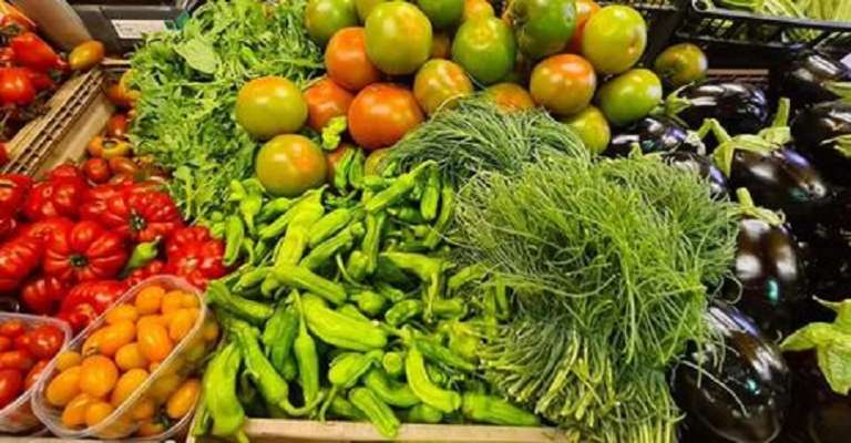 SPESA DI LUGLIO, LA TAVOLA SI TINGE DI NUOVI COLORI