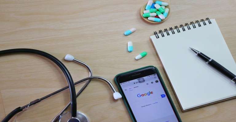 IL “DOTTOR GOOGLE” HA COMPLICATO I RAPPORTI TRA MEDICI E PAZIENTI