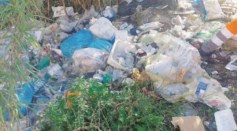 IN PUGLIA RIFIUTI A CIELO APERTO