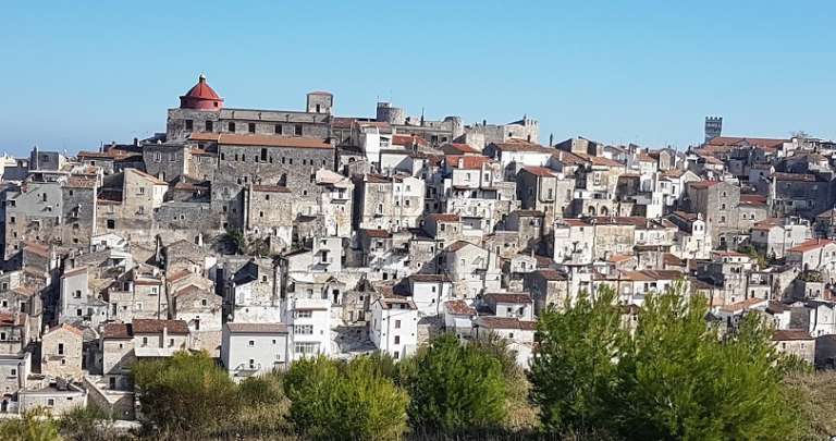 BORGO DEI BORGHI, FEDERICO MOCCIA: “VICO TI FA SENTIRE TRE METRI SOPRA IL CIELO”