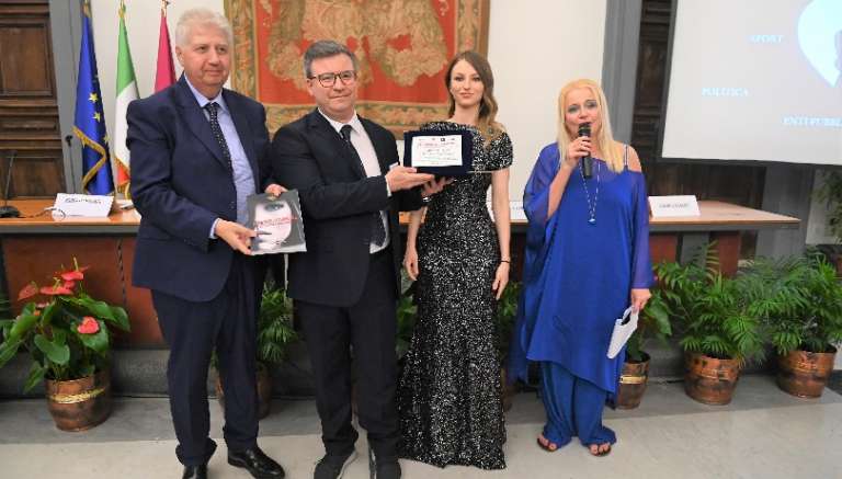 AL CHIRURGO LUIGI CIUFFREDA DI CASA SOLLIEVO IL PREMIO “DONNE D’AMORE”