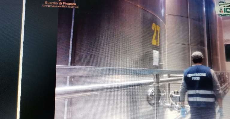GUARDIA DI FINANZA: “VERUM ET OLEUM” OLIO EXTRAVERGINE D’OLIVA: OLTRE 2,3 MILIONI DI LITRI IRREGOLARI