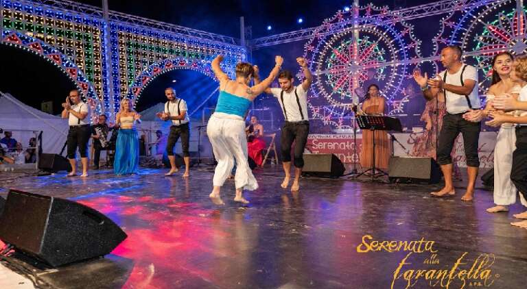 VIESTE, 10.000 SPETTATORI AL CONCERTONE DI SERENATA ALLA TARANTELLA