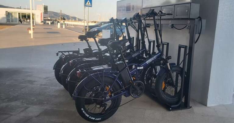 INSTALLAZIONE DI COLONNINE DI RICARICA ELETTRICA PER BICI E AUTO NEI PORTI TURISTICI DEL GARGANO