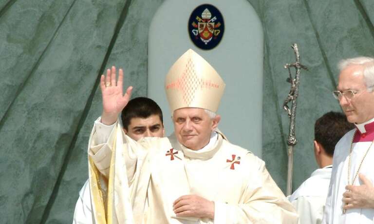 5 GENNAIO, LUTTO REGIONALE PER LE ESEQUIE DEL PAPA BENEDETTO XVI