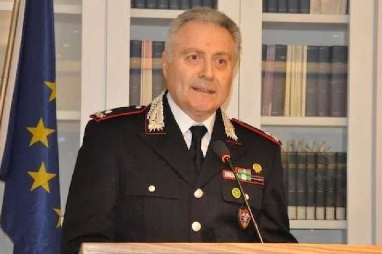 IL GENERALE DI DIVISIONE NAZARIO PALMIERI AL COMANDO STAZIONE CARABINIERI FORESTALI DI PESCHCI